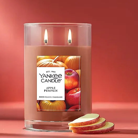 Red Apple Wreath Large Tumbler Candle